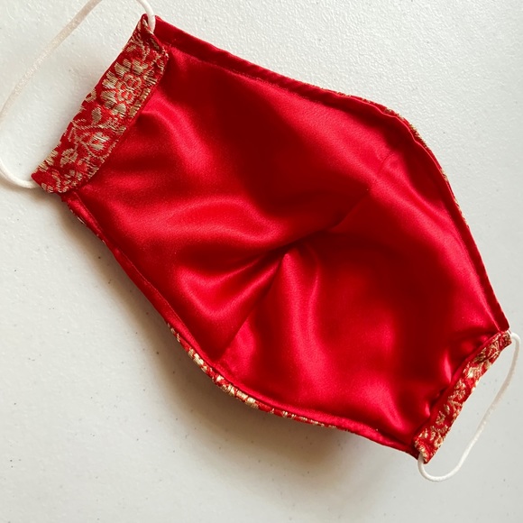 Red and gold embroidered Indian silk saree mask - Picture 6 of 7